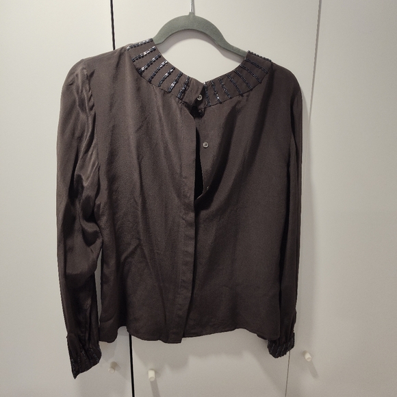 Elegant Silk Keyhole Blouse with Beading by Oleg Cassini - Picture 4 of 8